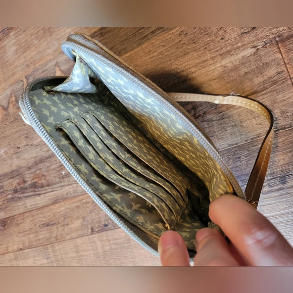 Fossil Zip Around Wristlet - Retired Bird Print - Picture 3 of 6